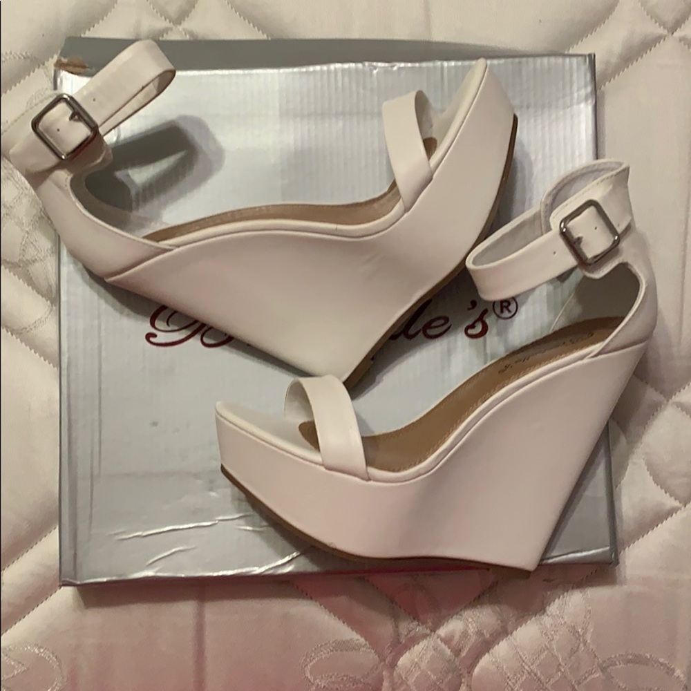 White wedges